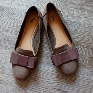*LAST CHANCE* Fioni Ladies 7.5 Flat Ballet Type Shoes with Grosgrain Fabric Bow